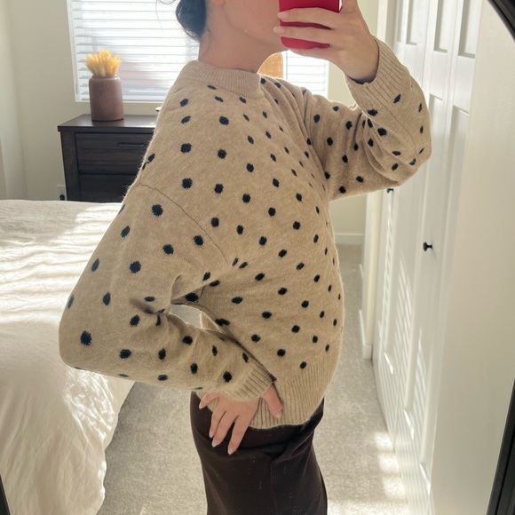 H&M Beige and Black Polka Dot Crewneck Sweater - Picture 2 of 5